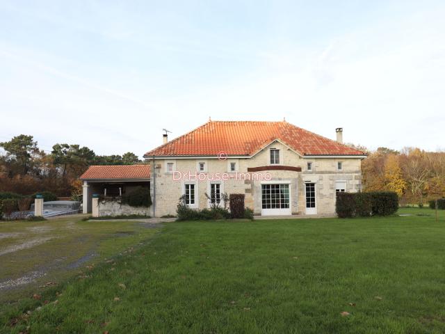 Maison 8 pièces 279 m²