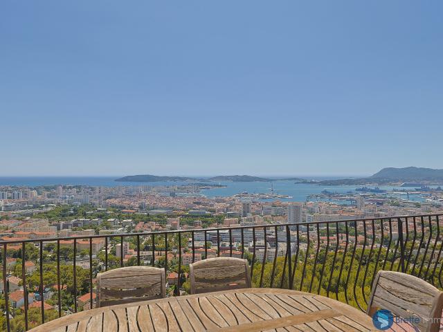Maison 8 pièces 270 m²