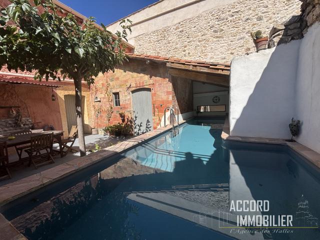 Maison 8 pièces 270 m²