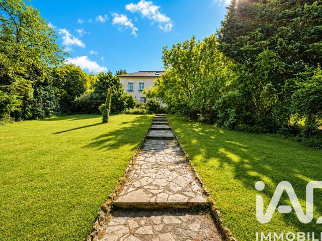 Maison 8 pièces 270 m²