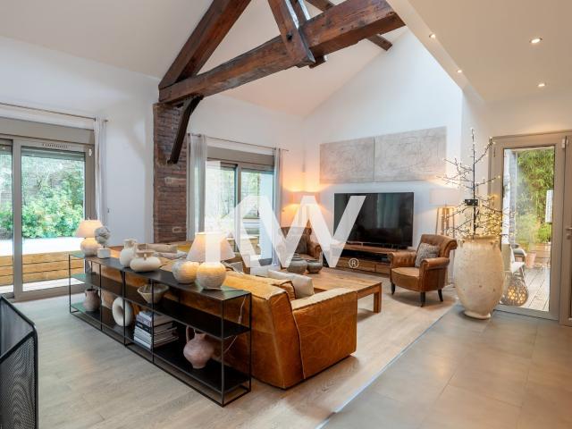 Maison 8 pièces 270 m²