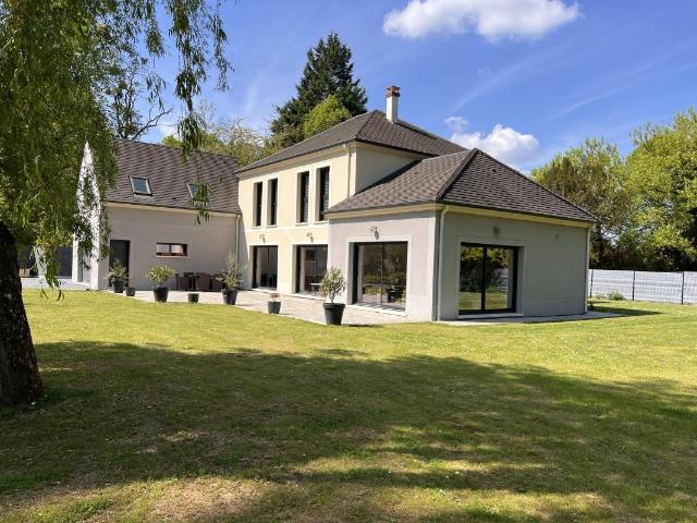 Maison 8 pièces 270 m²