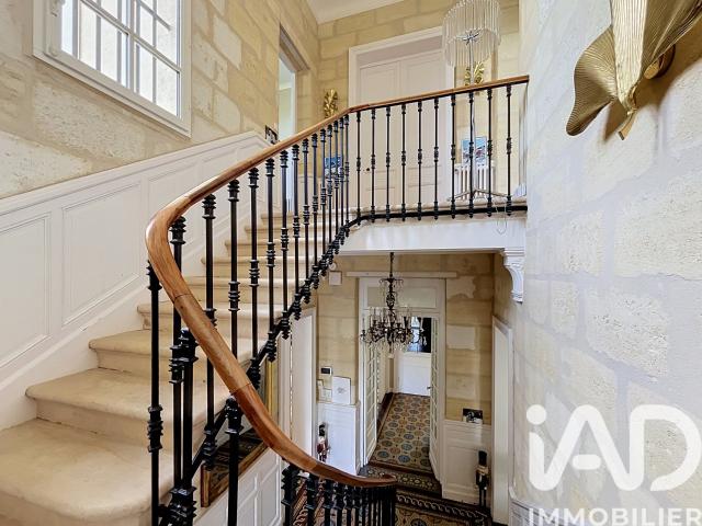 Maison 8 pièces 270 m²
