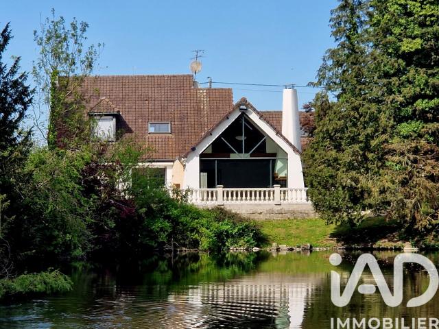 Maison 8 pièces 270 m²