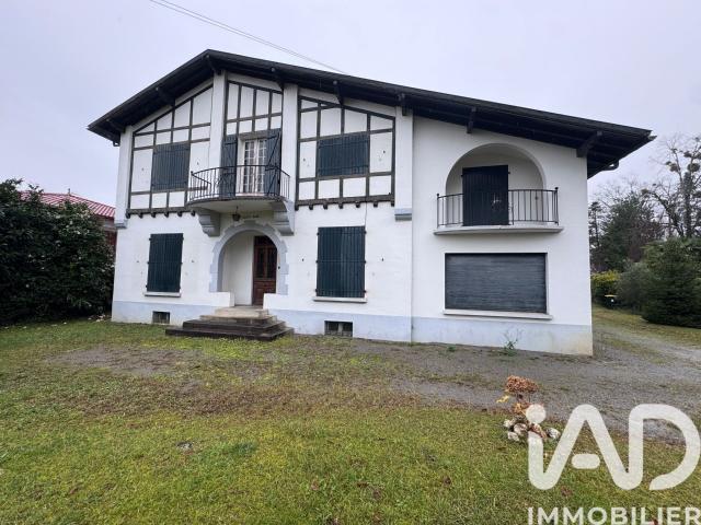 Maison 8 pièces 270 m²