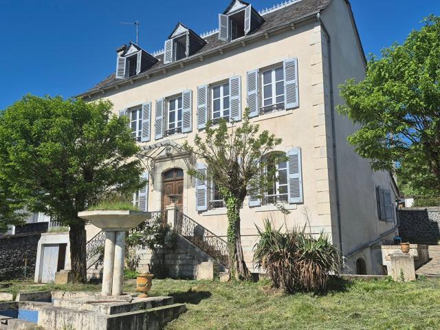 Maison 8 pièces 270 m²