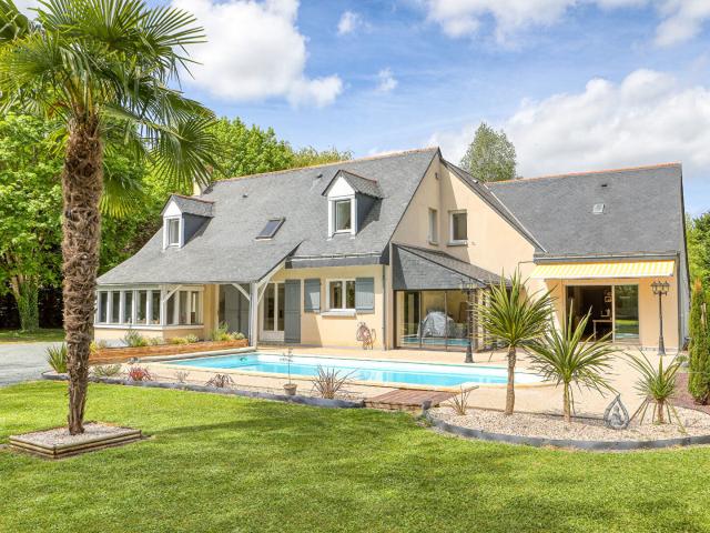 Maison 8 pièces 263 m²