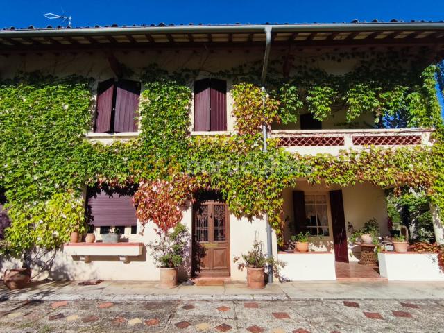 Maison 8 pièces 270 m²