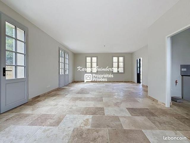 Maison 8 pièces 270 m²