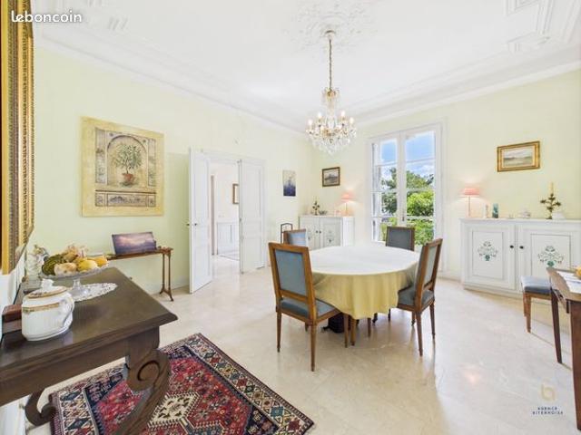Maison 8 pièces 271 m²