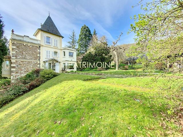 Maison 8 pièces 271 m²