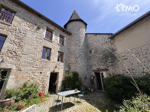 Maison 8 pièces 271 m²
