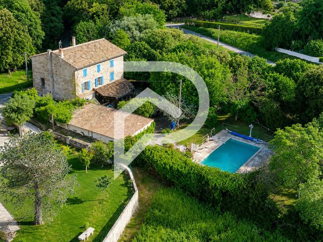 Maison 8 pièces 272 m²