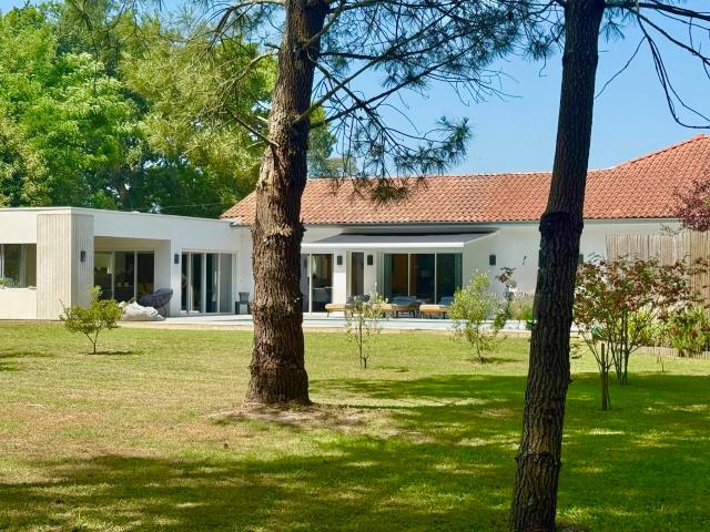 Maison 8 pièces 272 m²