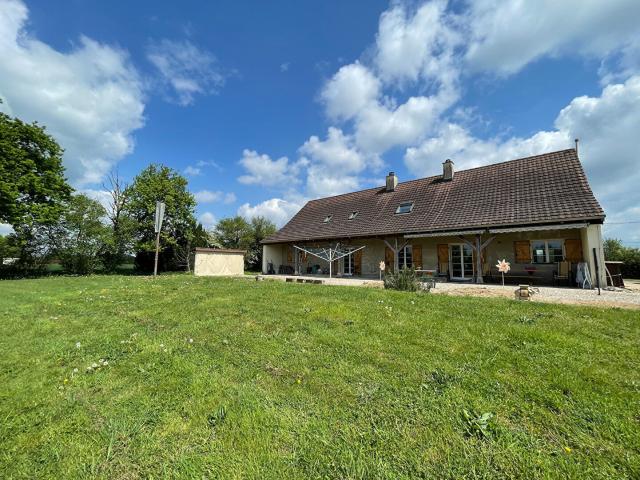 Maison 8 pièces 272 m²