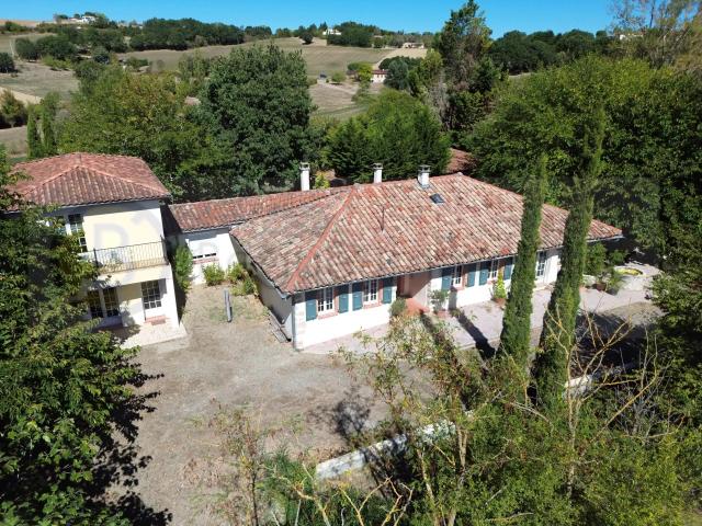 Maison 8 pièces 272 m²
