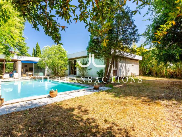 Maison 8 pièces 273 m²