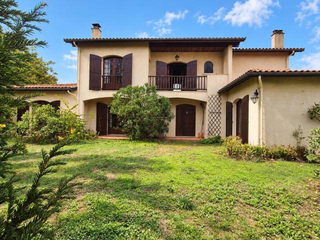 Maison 8 pièces 273 m²