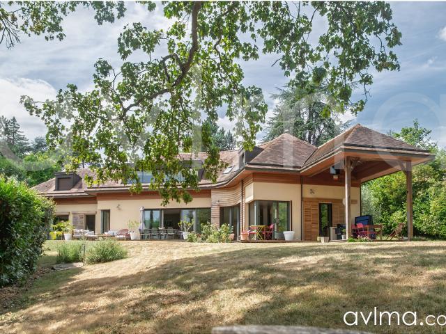 Maison 8 pièces 273 m²