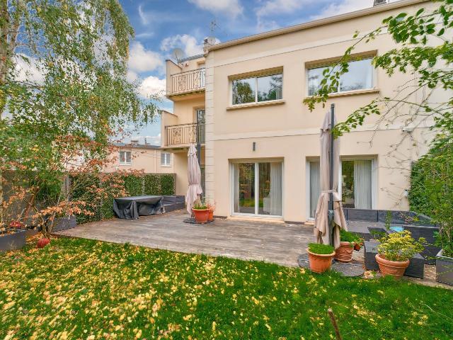 Maison 8 pièces 273 m²