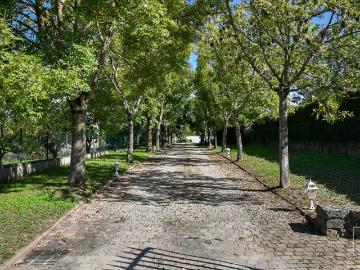 Maison 8 pièces 273 m²
