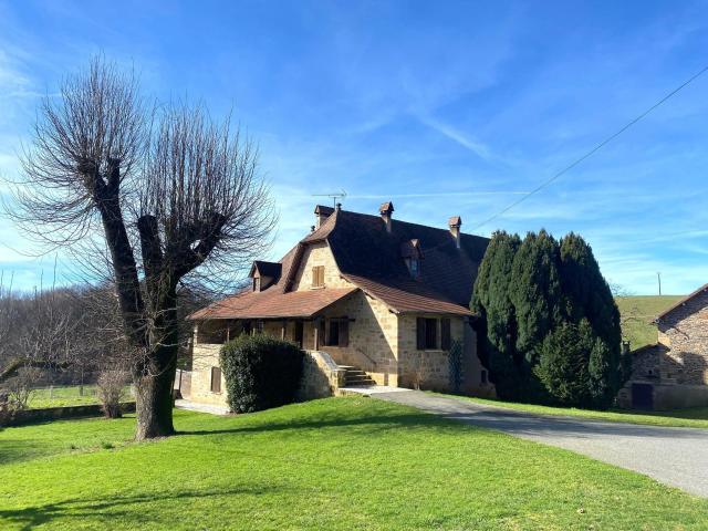 Maison 8 pièces 273 m²