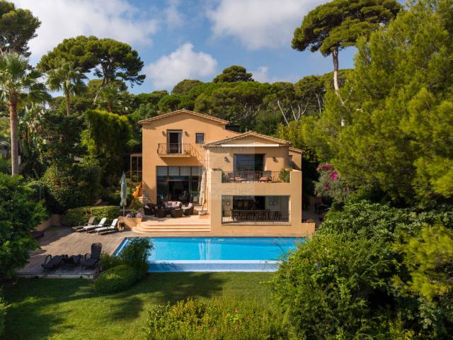 Maison 8 pièces 284 m²