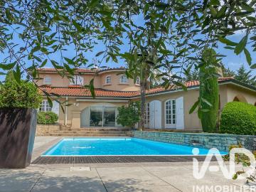 Maison 8 pièces 284 m²
