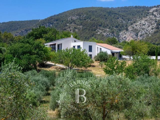 Maison 8 pièces 284 m²