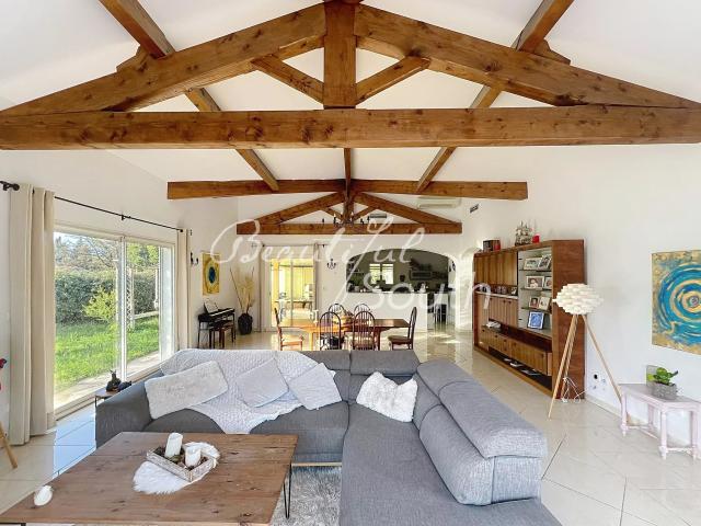 Maison 8 pièces 284 m²