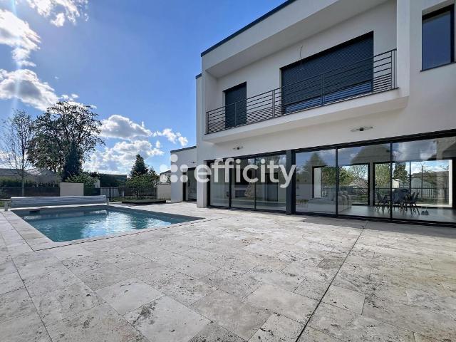 Maison 8 pièces 285 m²
