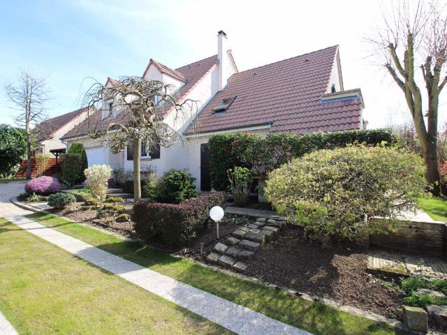 Maison 8 pièces 285 m²