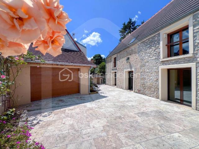 Maison 8 pièces 285 m²