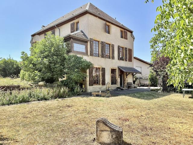 Maison 8 pièces 285 m²