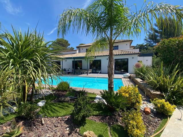 Maison 8 pièces 285 m²