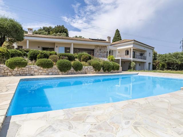 Maison 8 pièces 286 m²