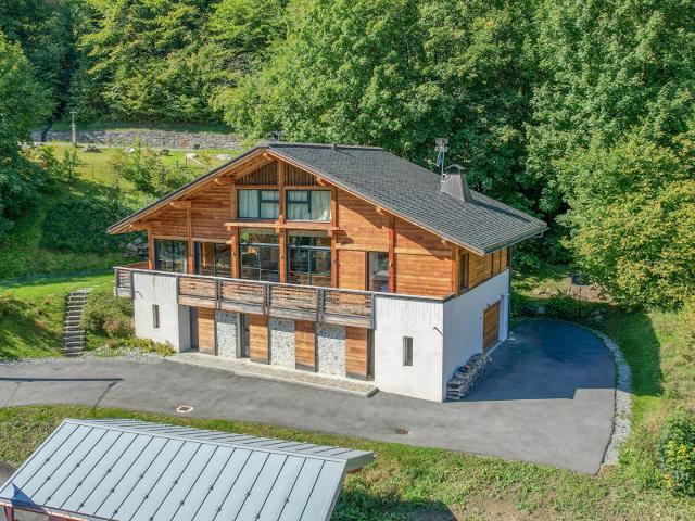 Maison 8 pièces 325 m²