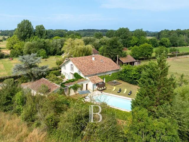 Maison 8 pièces 287 m²