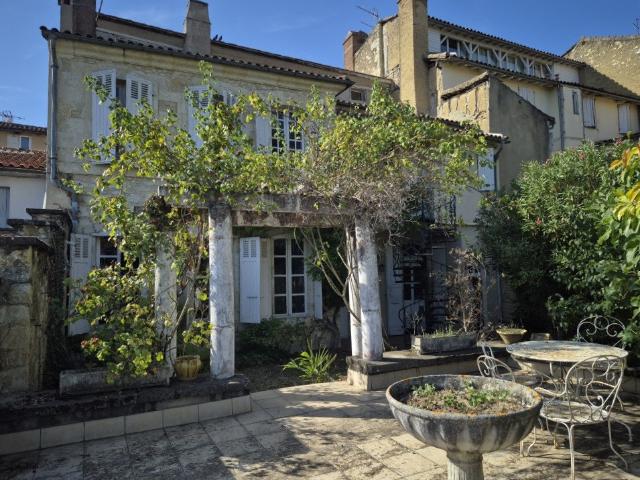 Maison 8 pièces 287 m²