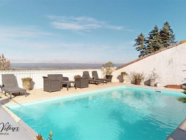 Maison 8 pièces 288 m²