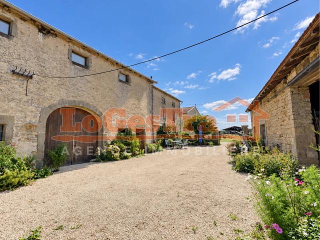 Maison 8 pièces 288 m²