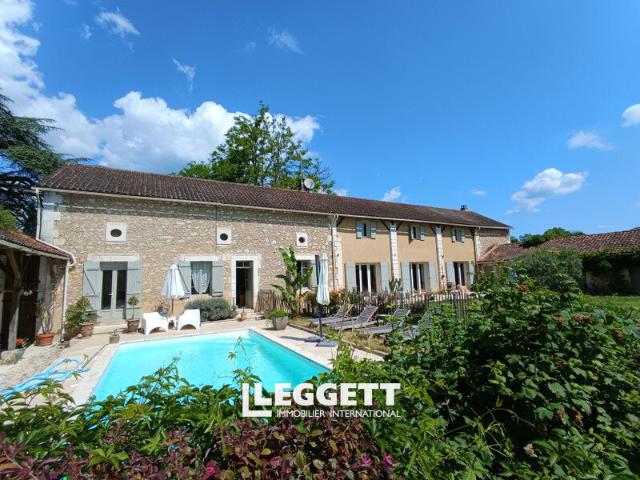 Maison 8 pièces 288 m²