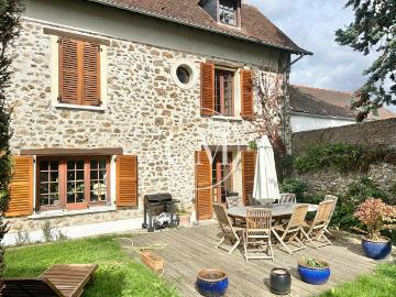 Maison 8 pièces 288 m²