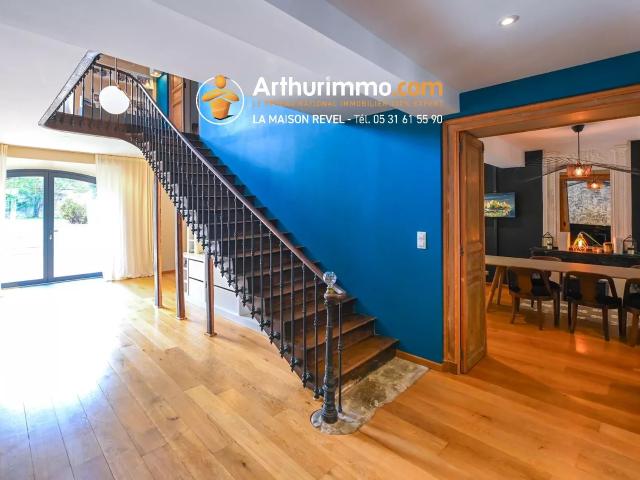 Maison 8 pièces 289 m²