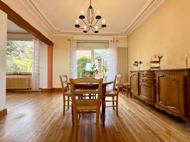 Maison 8 pièces 289 m²