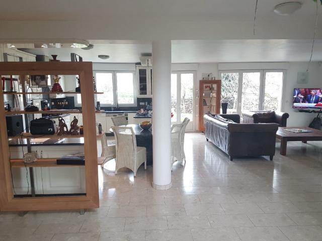 Maison 8 pièces 280 m²