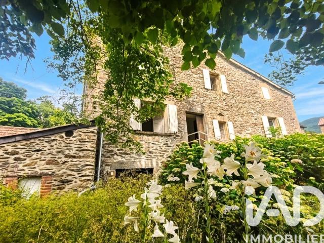 Maison 8 pièces 280 m²