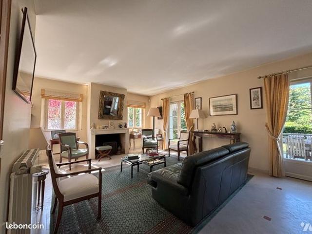 Maison 8 pièces 280 m²