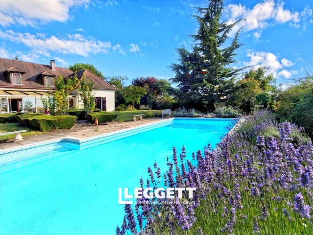 Maison 8 pièces 280 m²
