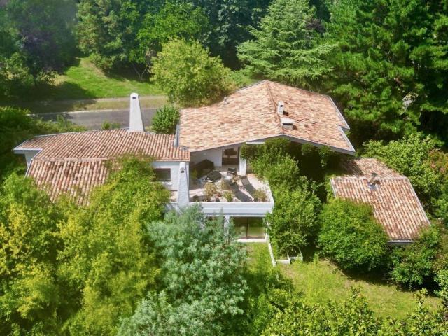 Maison 8 pièces 280 m²